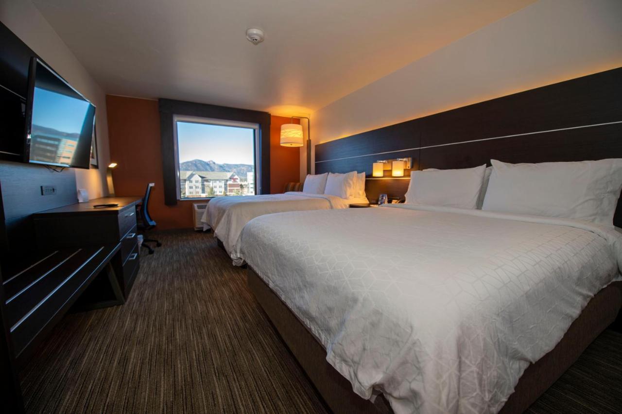 Holiday Inn Express & Suites - Colorado Springs Afa Northgate By Ihg Exterior foto
