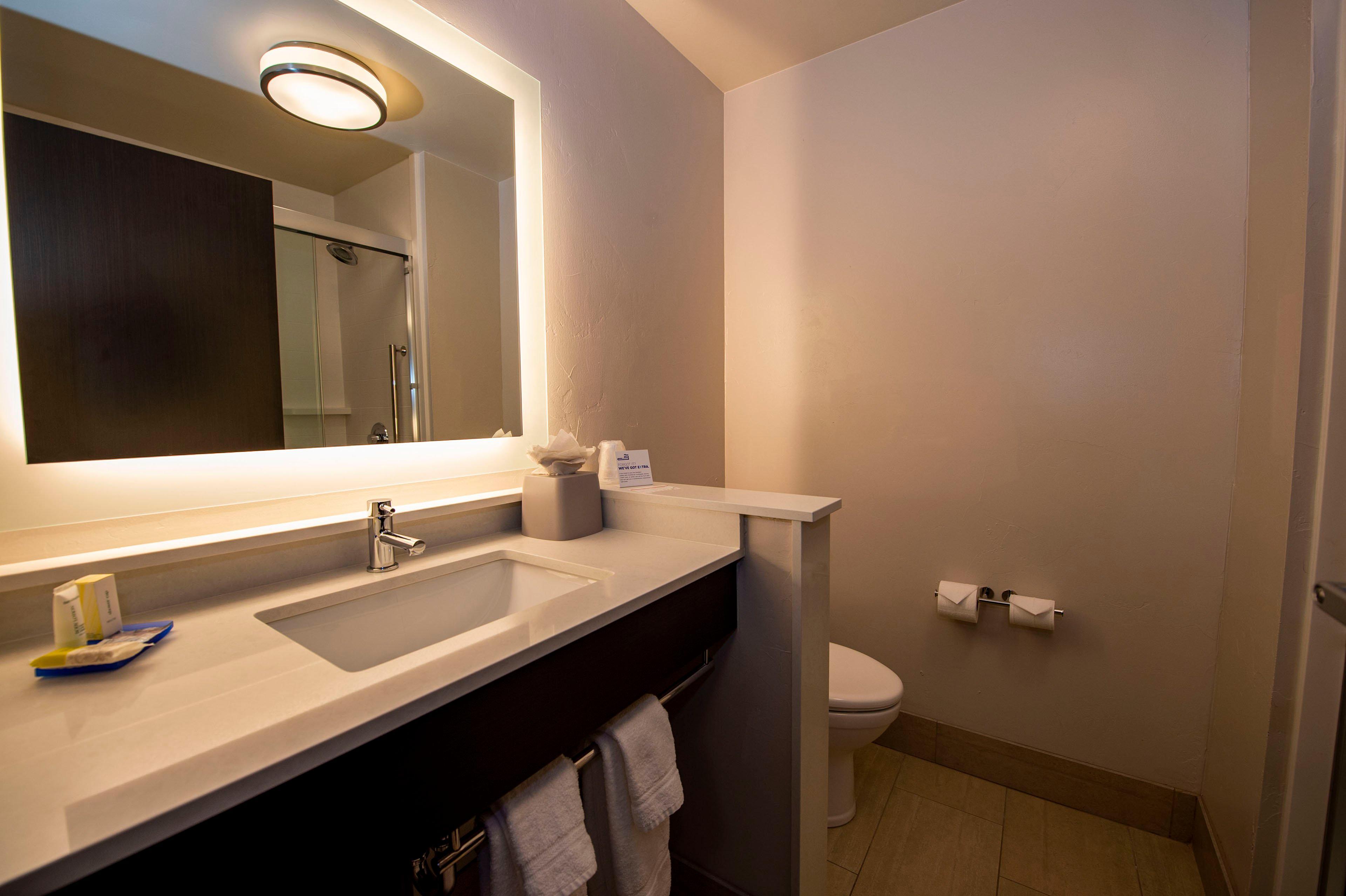 Holiday Inn Express & Suites - Colorado Springs Afa Northgate By Ihg Exterior foto