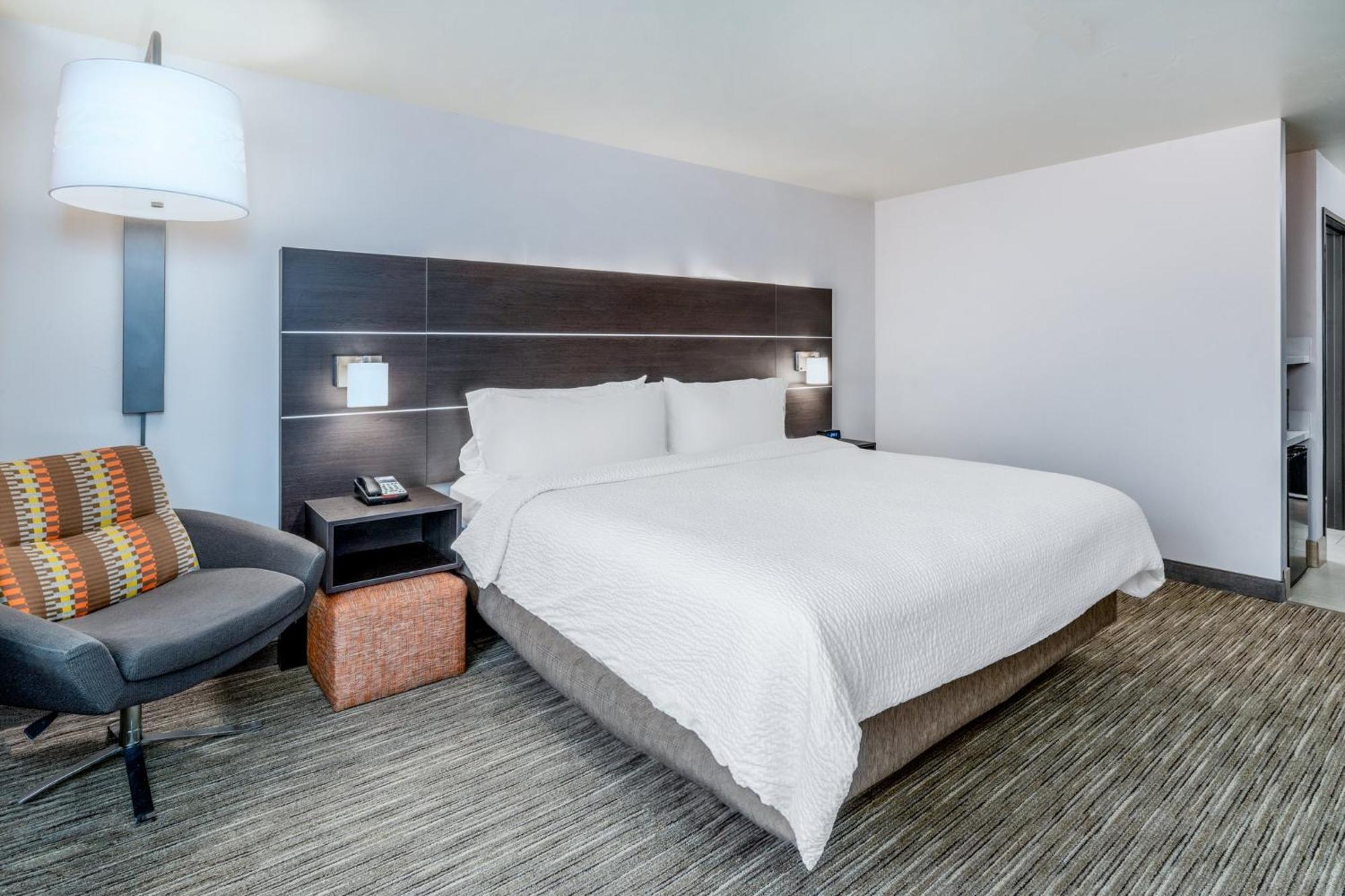 Holiday Inn Express & Suites - Colorado Springs Afa Northgate By Ihg Exterior foto