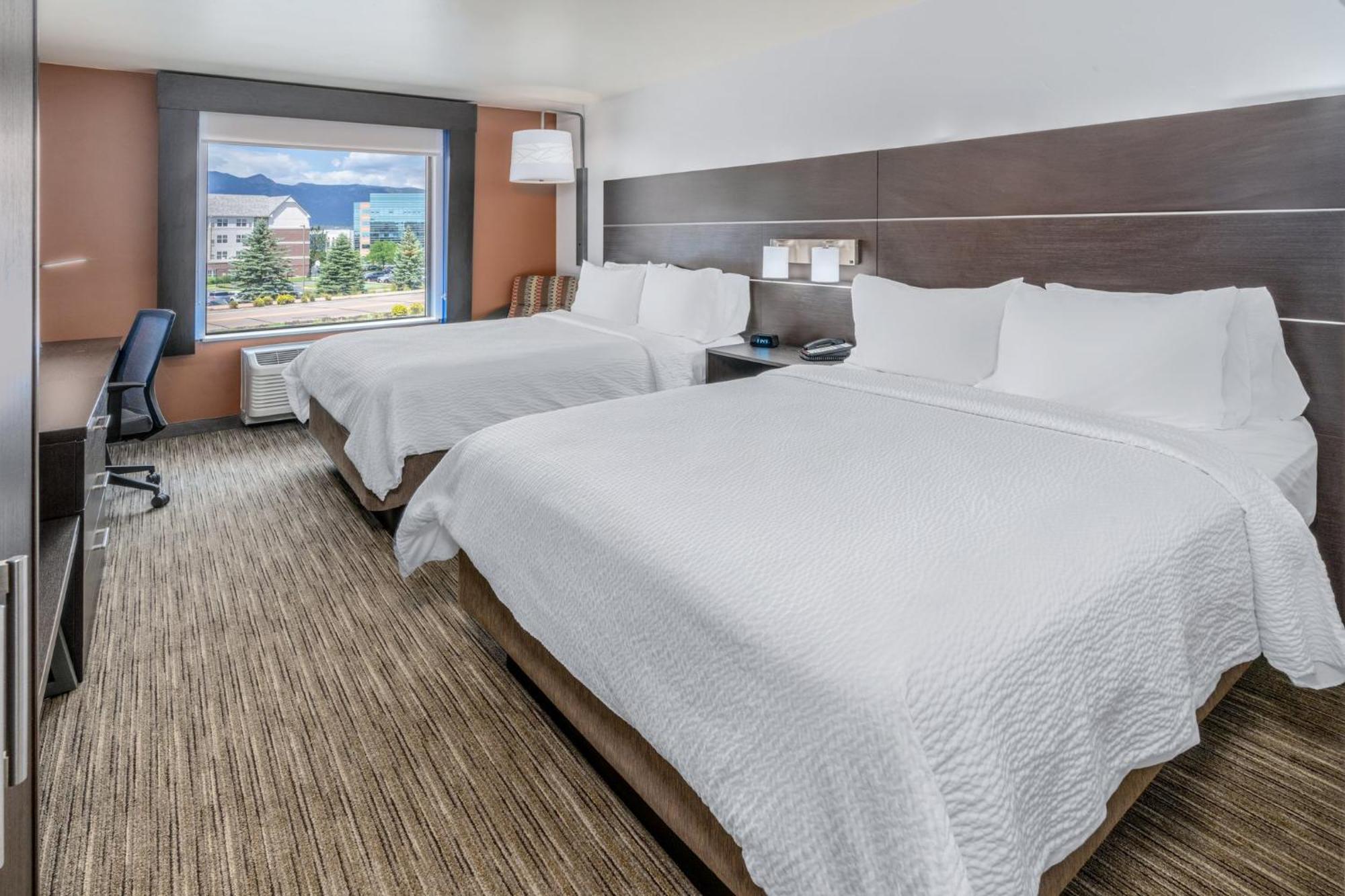 Holiday Inn Express & Suites - Colorado Springs Afa Northgate By Ihg Exterior foto