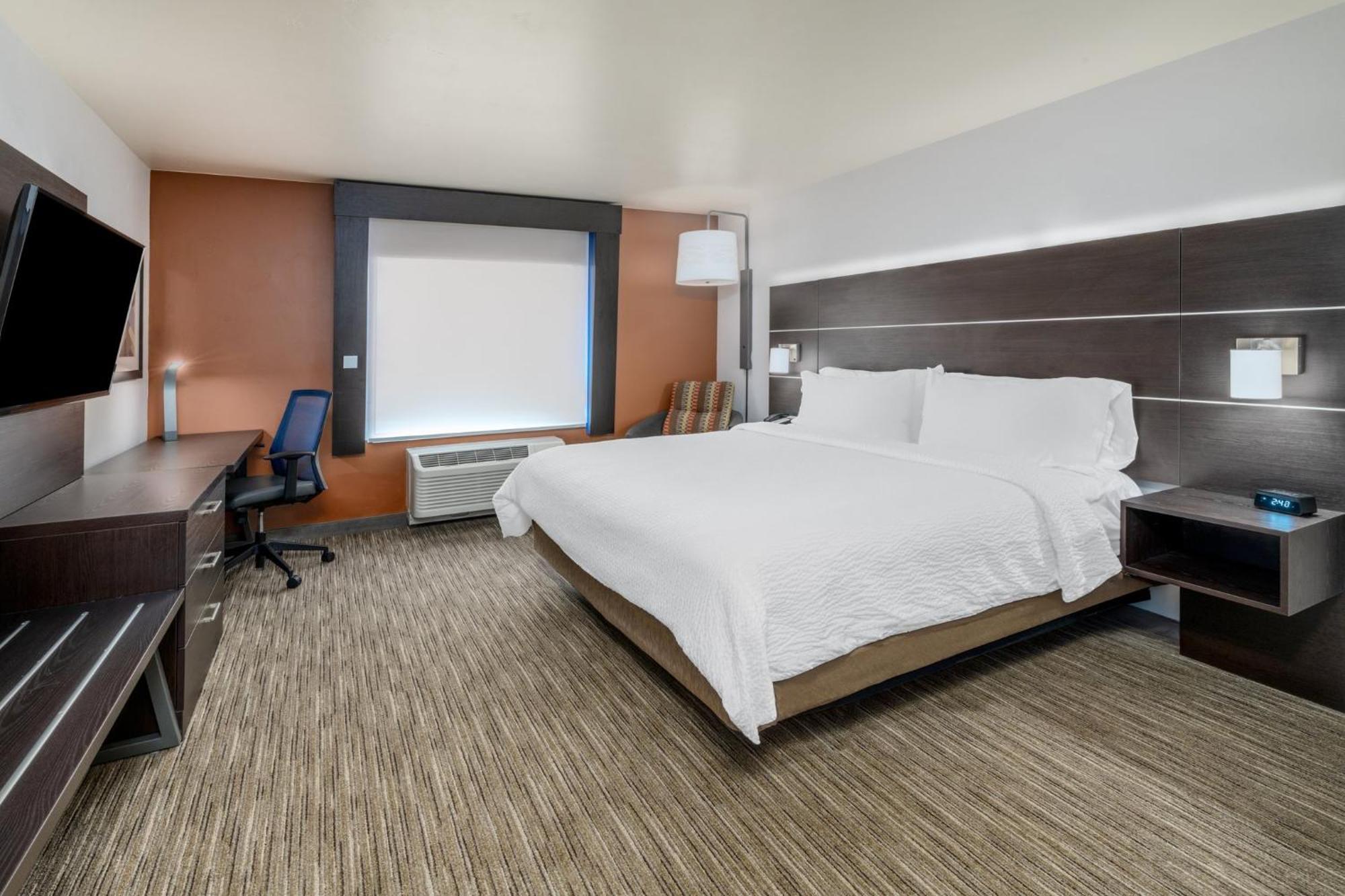 Holiday Inn Express & Suites - Colorado Springs Afa Northgate By Ihg Exterior foto