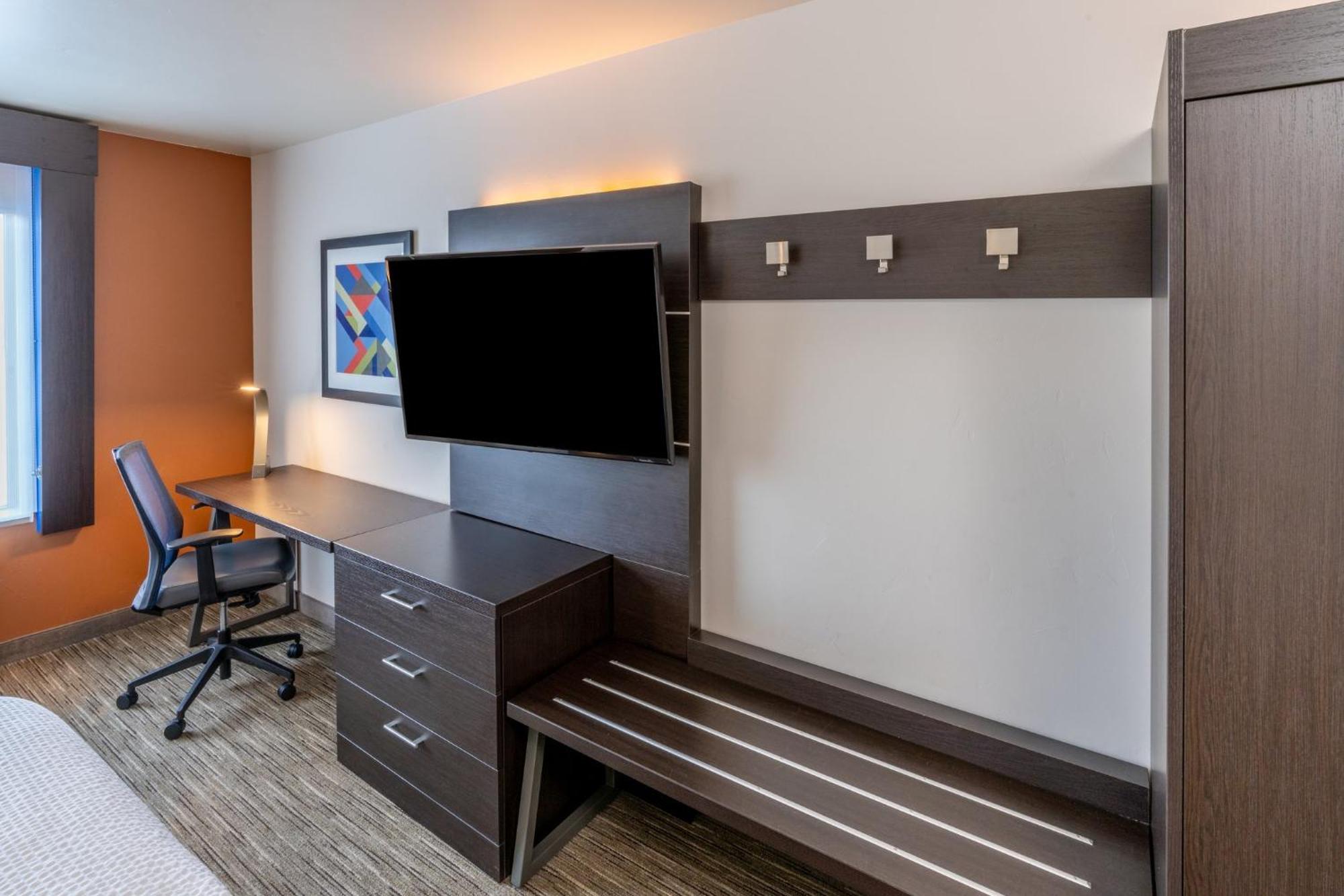 Holiday Inn Express & Suites - Colorado Springs Afa Northgate By Ihg Exterior foto