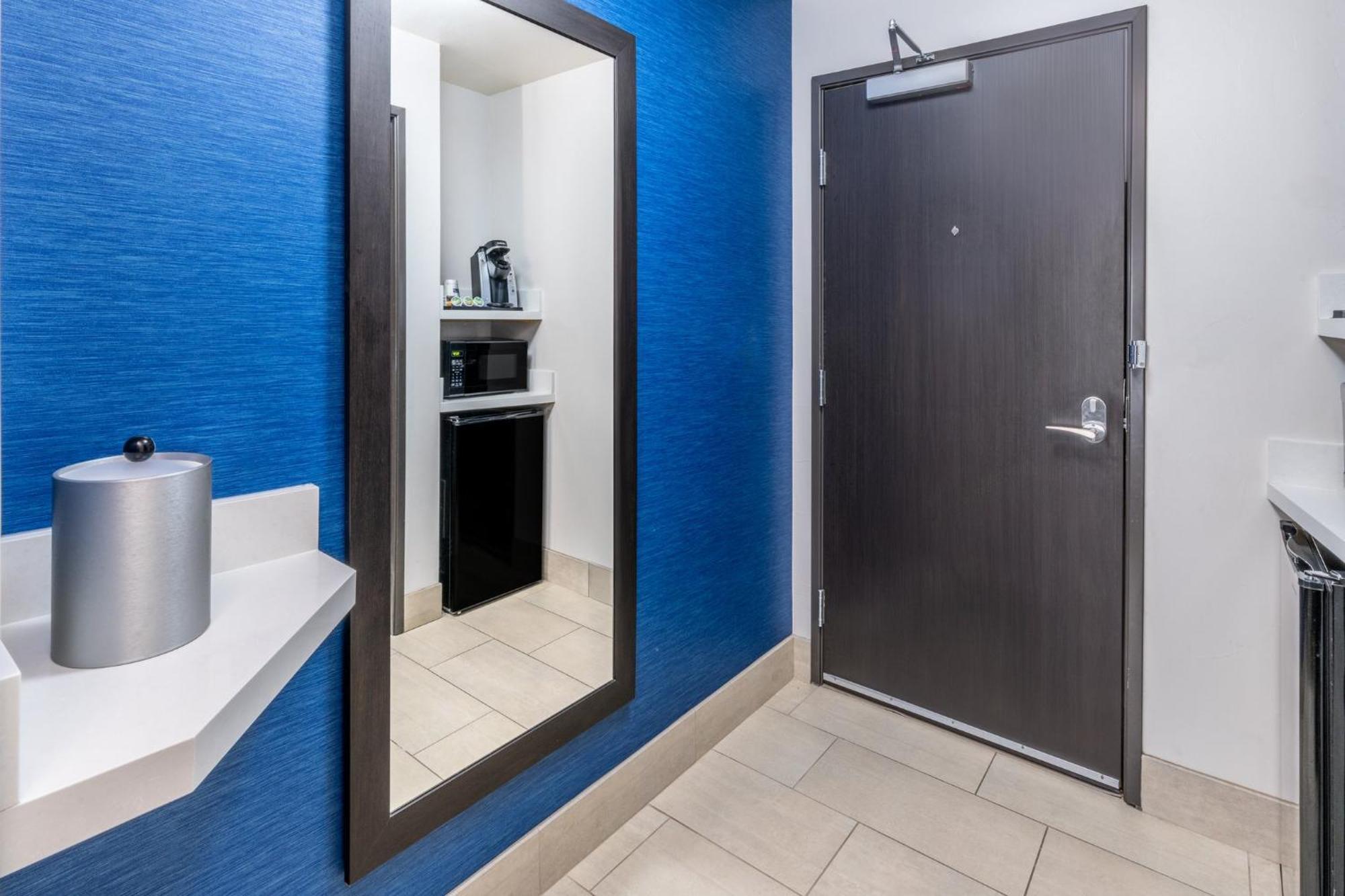 Holiday Inn Express & Suites - Colorado Springs Afa Northgate By Ihg Exterior foto