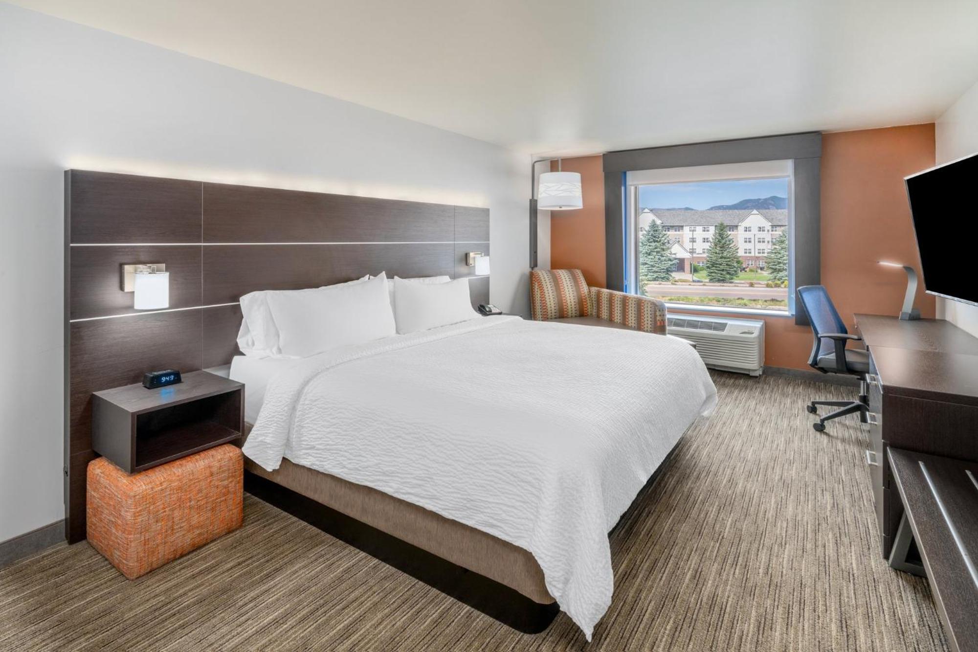 Holiday Inn Express & Suites - Colorado Springs Afa Northgate By Ihg Exterior foto