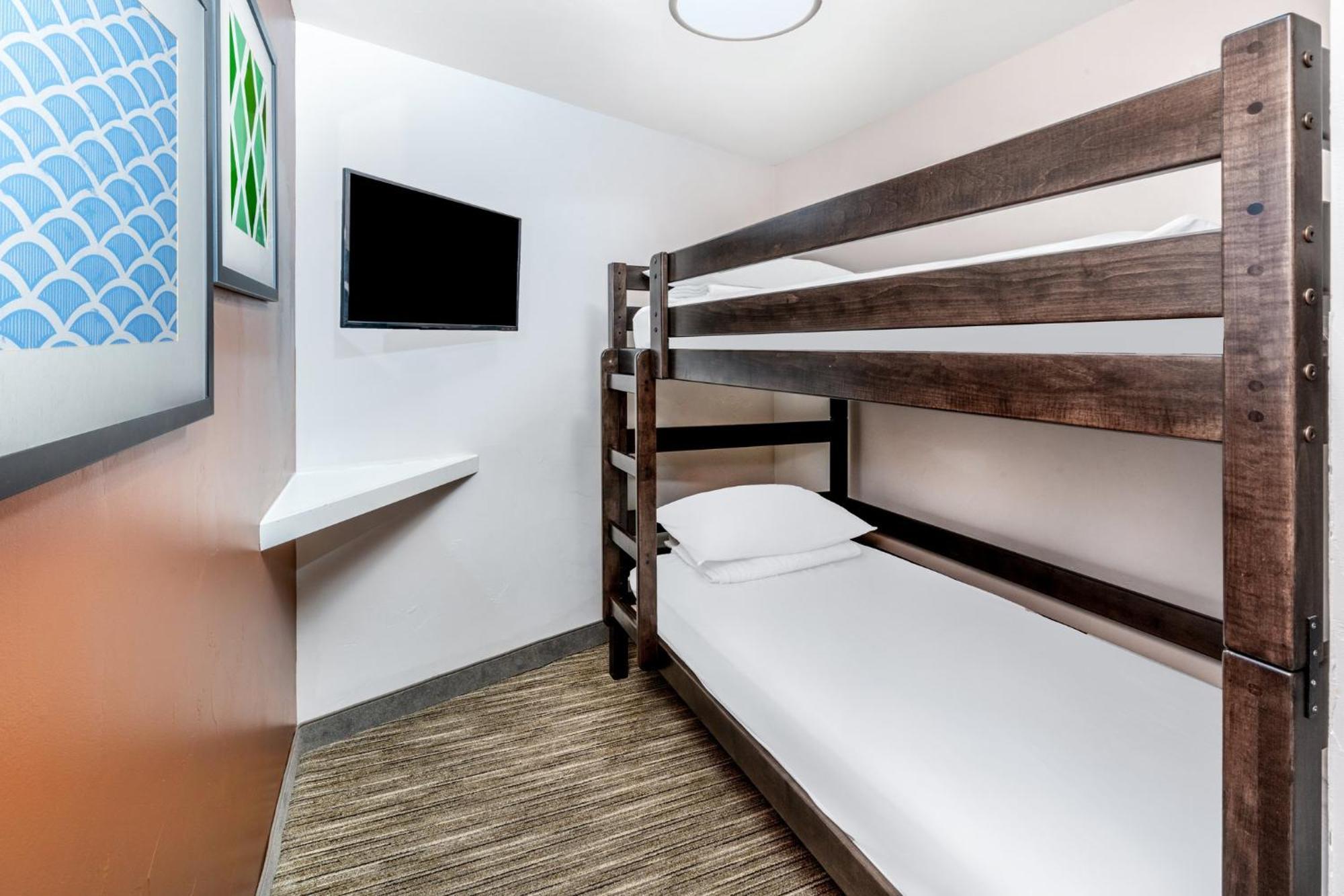 Holiday Inn Express & Suites - Colorado Springs Afa Northgate By Ihg Exterior foto