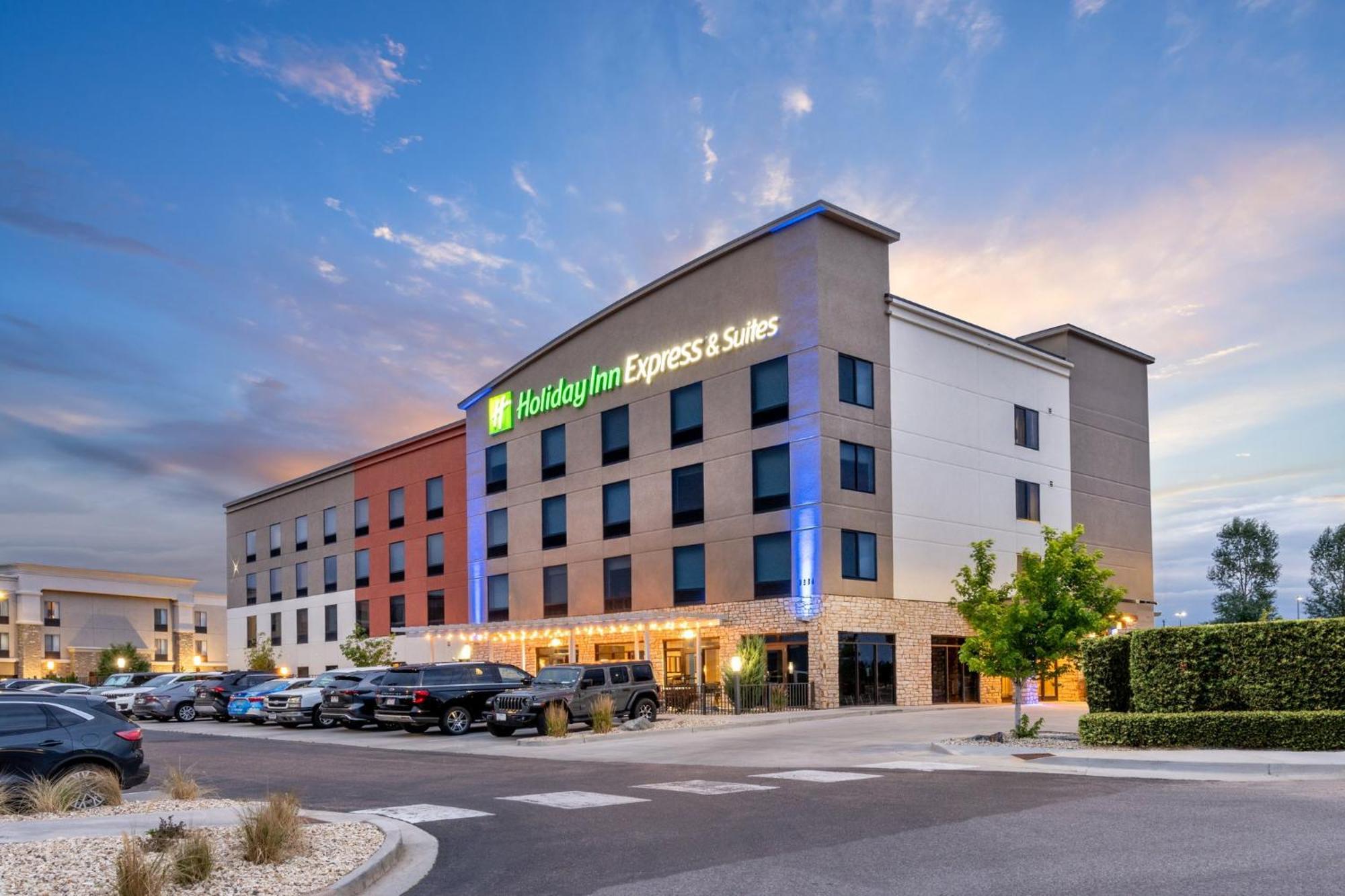 Holiday Inn Express & Suites - Colorado Springs Afa Northgate By Ihg Exterior foto