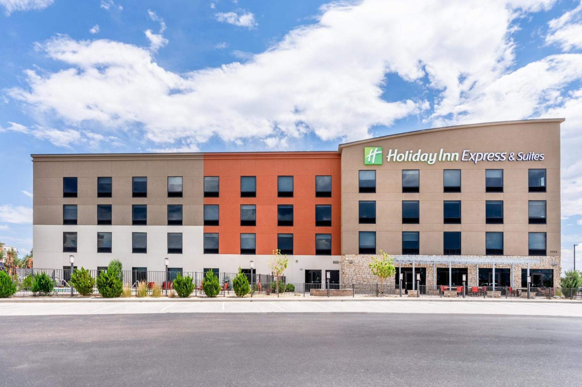 Holiday Inn Express & Suites - Colorado Springs Afa Northgate By Ihg Exterior foto